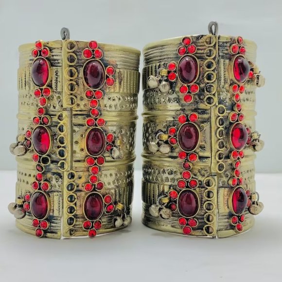 Single Handmade Kuchi Cuff Bracelet: Afghan Red Stone Tribal Jewelry - Picture 4 of 14